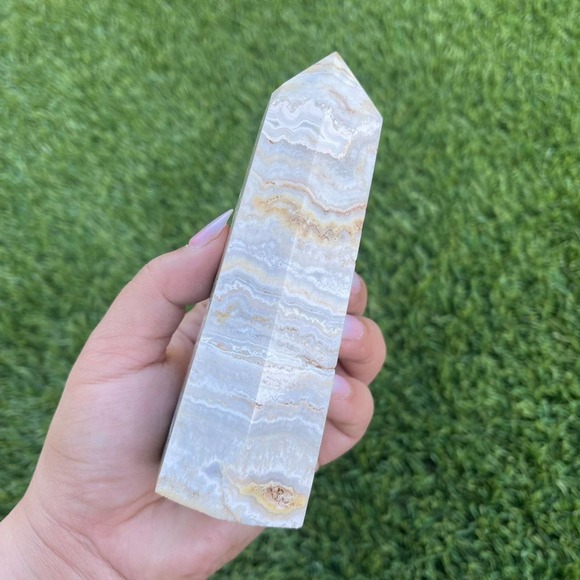 Banded Calcite Tower - Picture 4 of 10